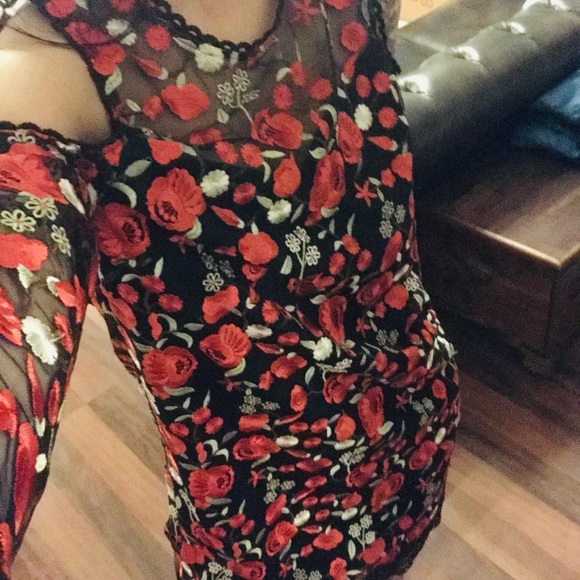 Sugar Lips Dress Size Medium - Picture 3 of 8